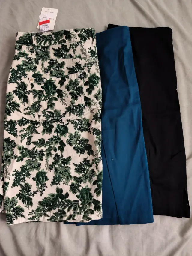 Lote de pantalones y faldas variados