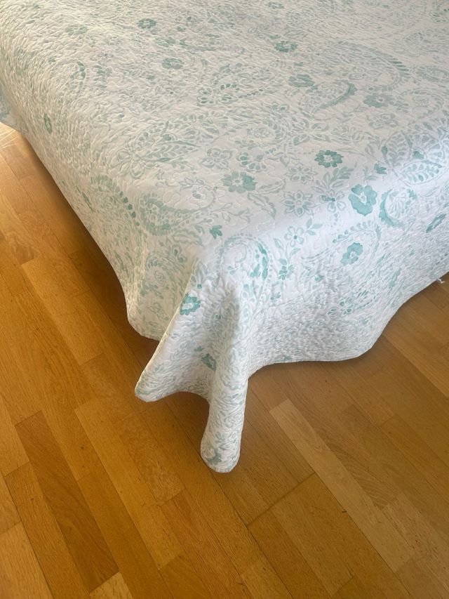 Edredón y 2 cojines a juego