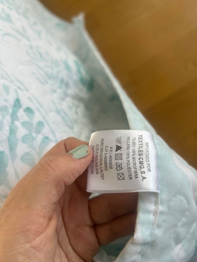 Edredón y 2 cojines a juego