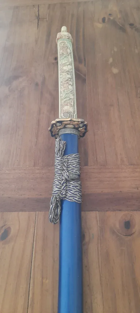 Espadas decorativas. SIN FILO. SOLO DECORATIVAS