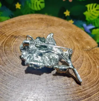 Broche o colgante de Flor Esmaltada Azul y Verde