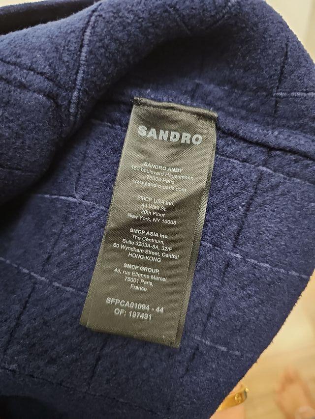 Chaqueta Sandro azul marino acolchada