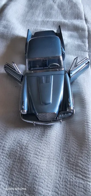 Coche de colección Studebaker Golden Hawk 1958