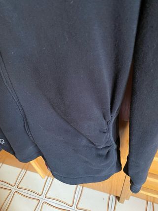 Felpa donna nera con cappuccio e zip