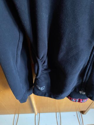 Felpa donna nera con cappuccio e zip