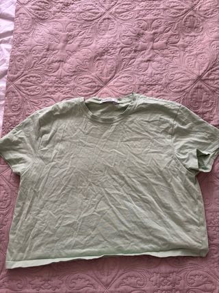 Camiseta verde Stradivarius