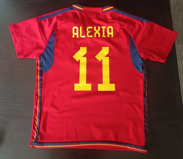 Equipación España Femenina 2023 Talla 24
5-7 años