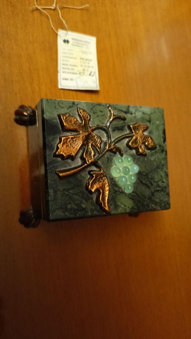 Cajita Rusa Jade 1982 con Factura