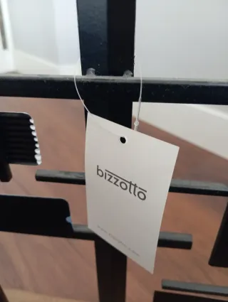 Escultura Decorativa Moderna. Marca Bizzotto.