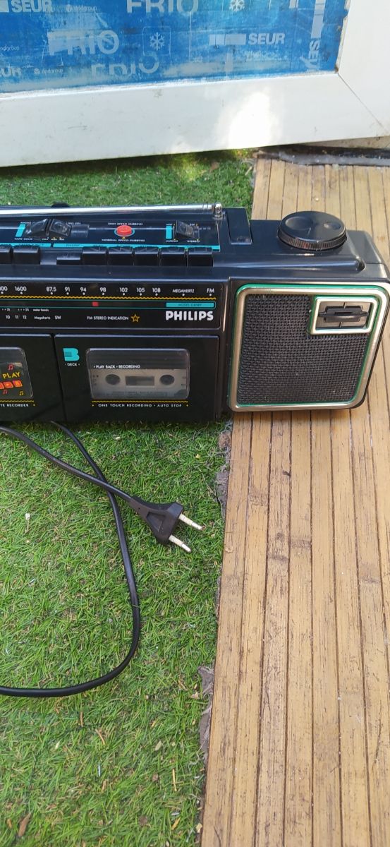Radio cassette...PHILIPS...
