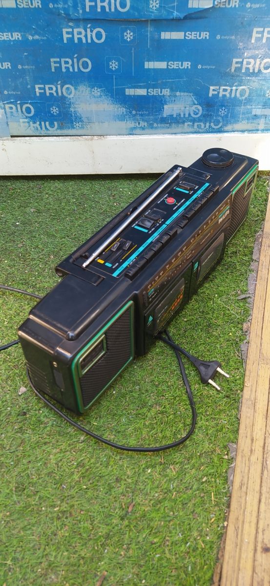 Radio cassette...PHILIPS...