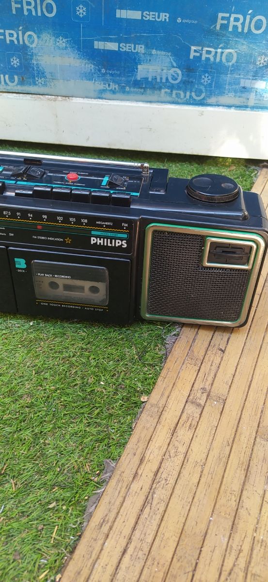 Radio cassette...PHILIPS...
