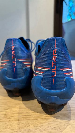 Botas de fútbol Puma Ultra talla 43 