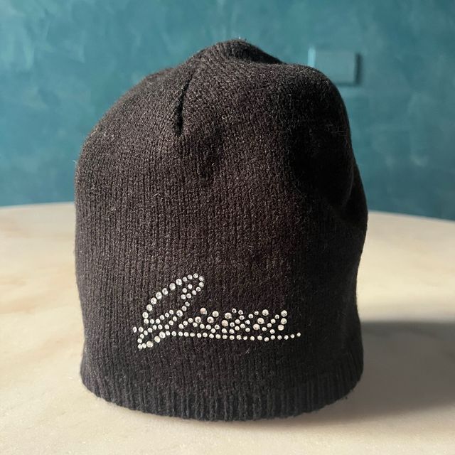 Berretto GUESS nero con strass