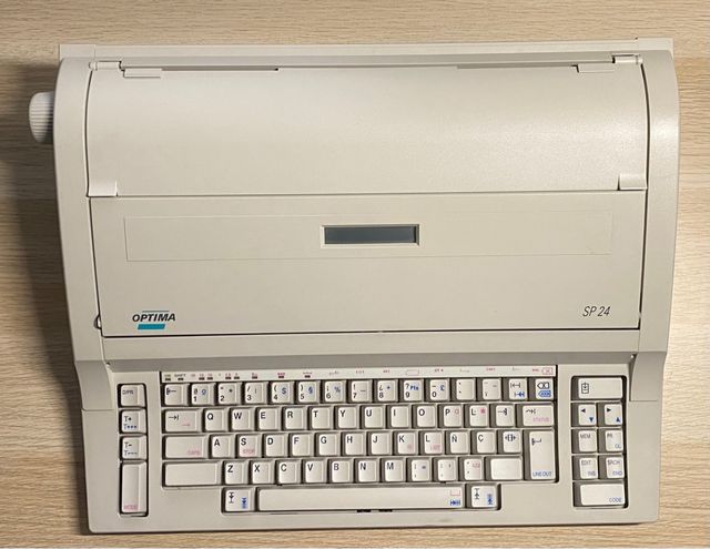 Máquina de escribir Optima SP 24