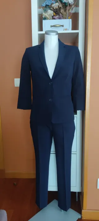 Traje azul marino americana y pantalón,talla36/38,