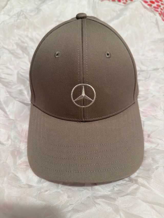 Gorra Mercedes-AMG Petronas Beige