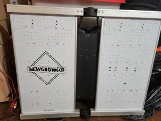 Lámpara LED NEWGROWLED Plata/Blanco