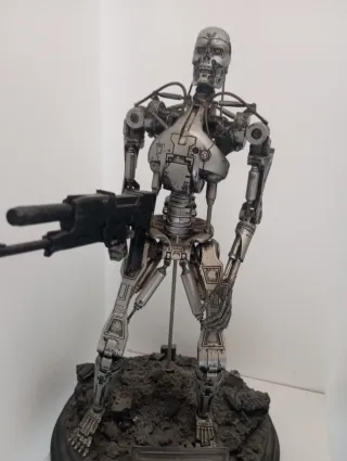 Terminator figura metal