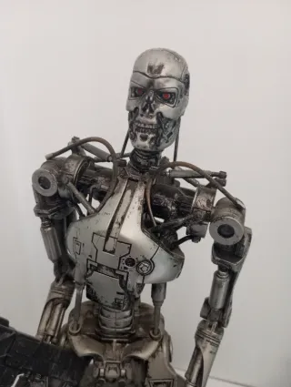 Terminator figura metal