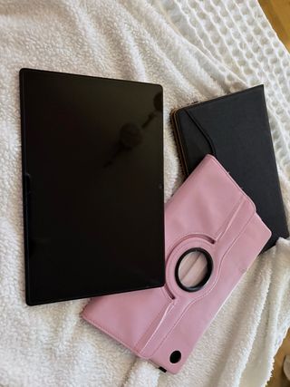 Tablet Samsung A8 oro rosa  viene con su caja