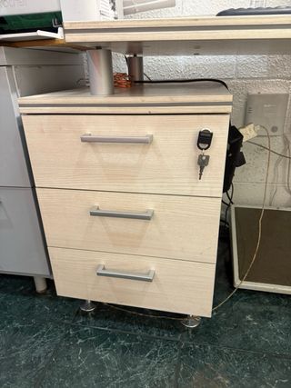 Escritorio de oficina madera y metal