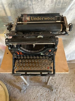Máquina de escribir Underwood antigua