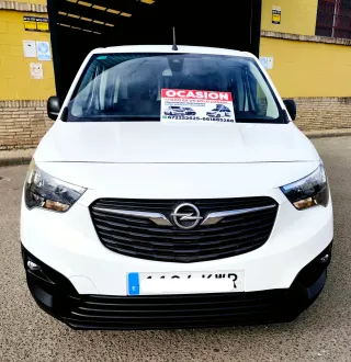 Opel Combo 5 plazas muy nueva 100cv