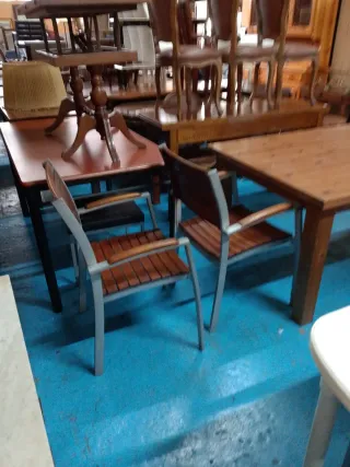 2 Sillas de madera metal con mesacuadrada jardín