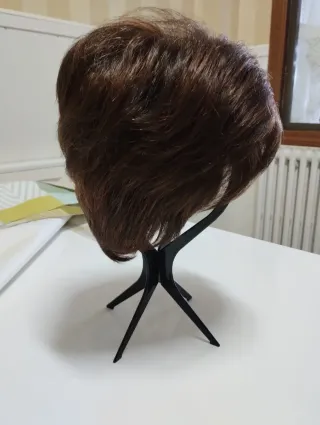 Peluca castaña corta