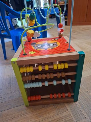 Caja de actividades de madera para bebés