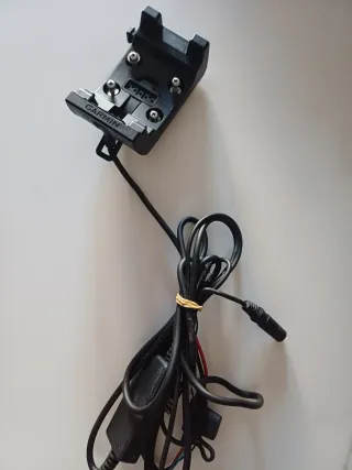 Soporte Garmin Montana 700 con cable