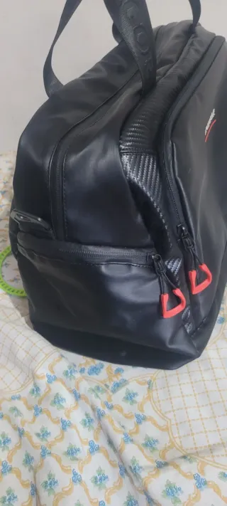Maleta deportiva negra