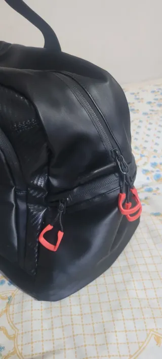 Maleta deportiva negra