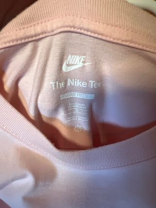 Camiseta Nike Rosa Diseño Gráfico