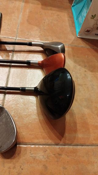 Palos de golf y bolsa Wilson Staff verde