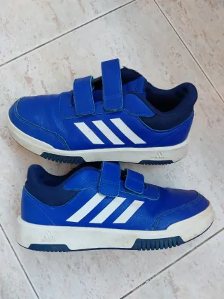 Zapatillas niño Adidas. Talla 36
