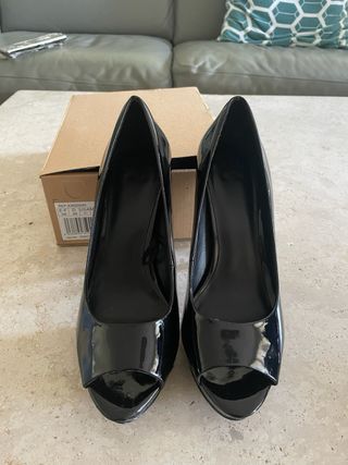 Zapatos Peep Toe Charol Mango T38