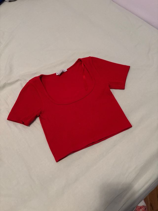 Top rosso Stradivarius