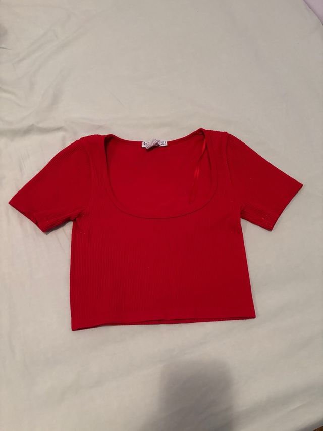 Top rosso Stradivarius
