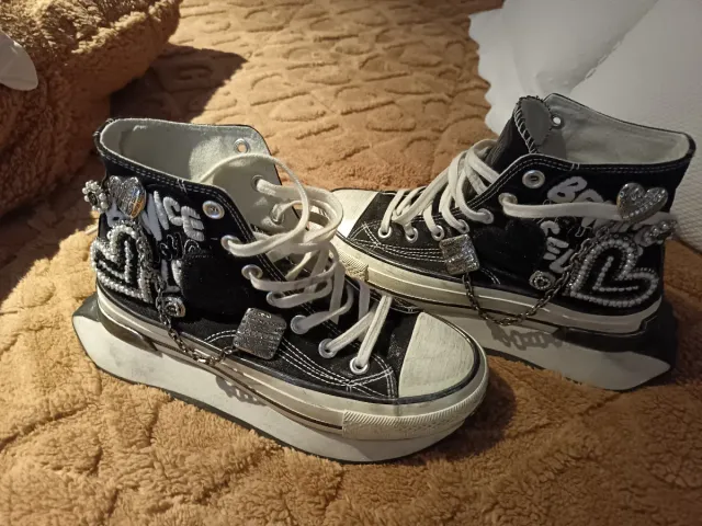 Botas NANKU negras y plateada Bambas poco uso