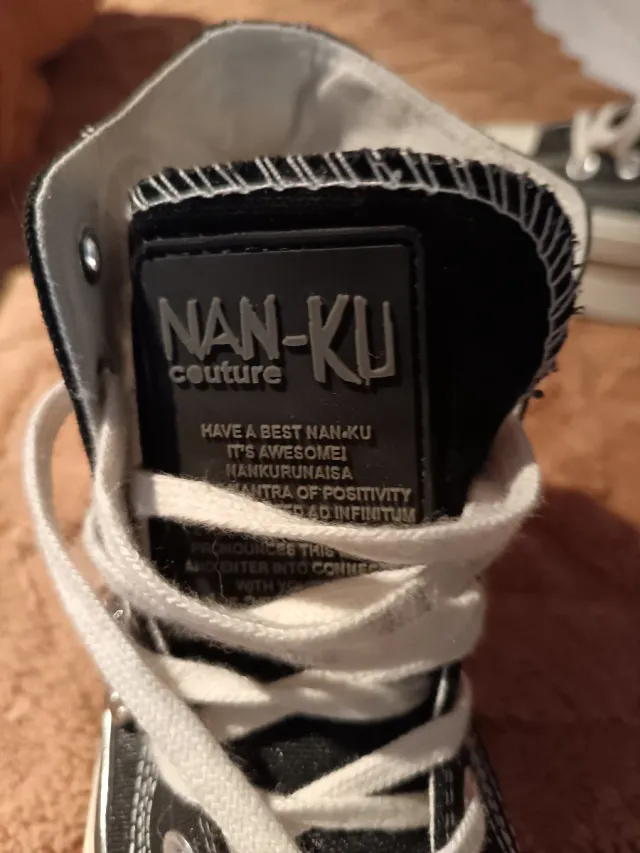 Botas NANKU negras y plateada Bambas poco uso