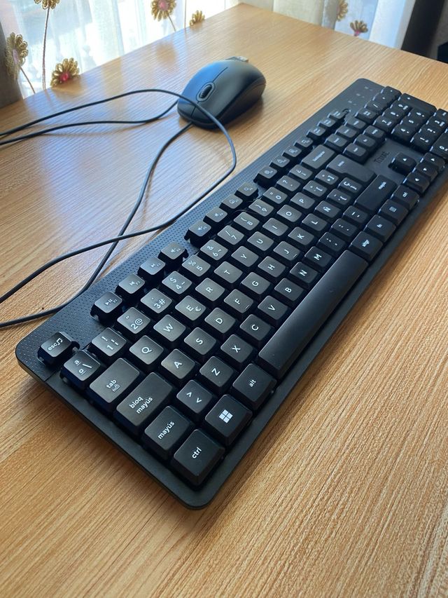 Teclado Wireless y Ratón Logi Silencioso