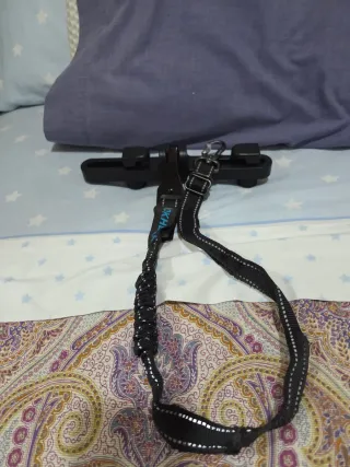 Gancho practico  para  llevar al perro en el coche