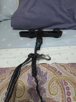 Gancho practico  para  llevar al perro en el coche