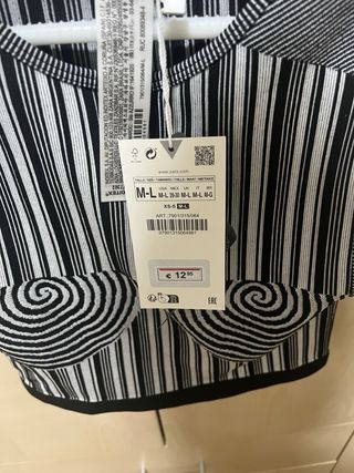 Top corto Zara Rayas y Espiral Talla M-L
