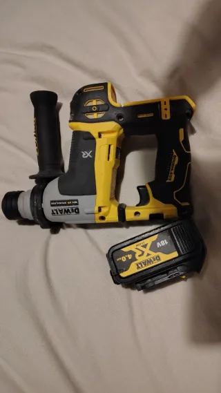 Taladro percutor Dewalt 18V XR Brushless