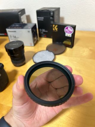 Pacchetto fotocamera mirrorless Panasonic GH5 + obiettivi