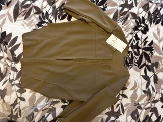 Blusa Zara verde oliva