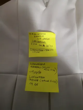 Vestito bianco smanicato pizzo